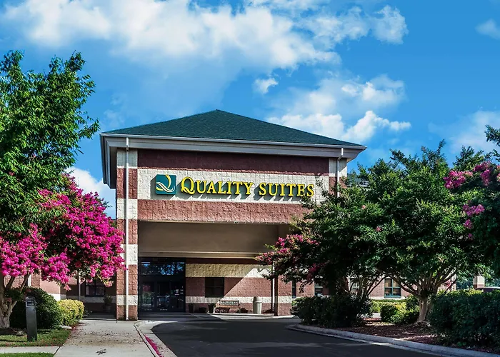 Quality Suites Lake Wright - Norfolk Airport