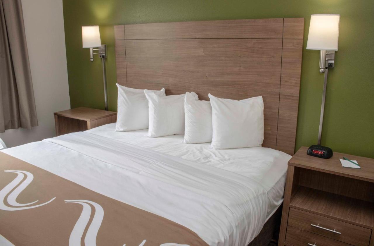 Hotel Quality Wright - Airport 3*